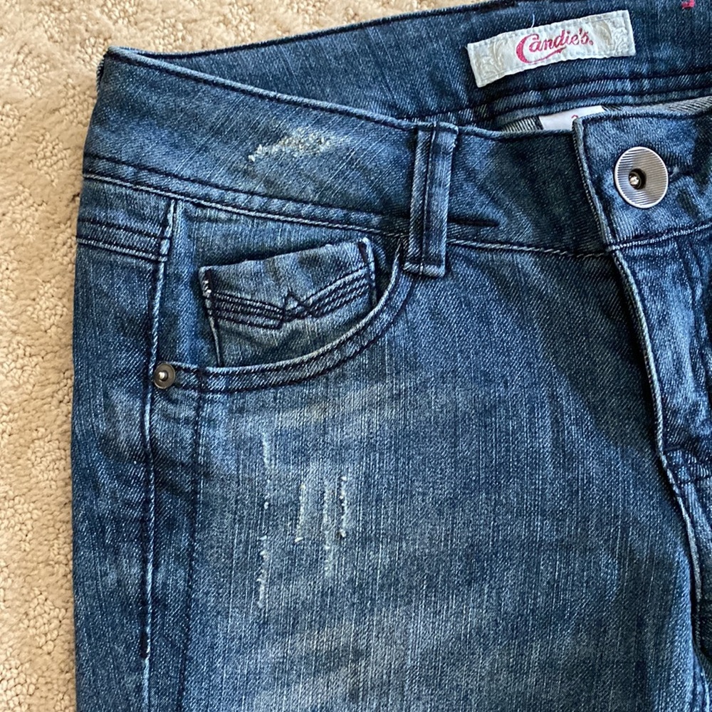 Candies size 3 dark denim crop jean pant. Soft stretchy denim.